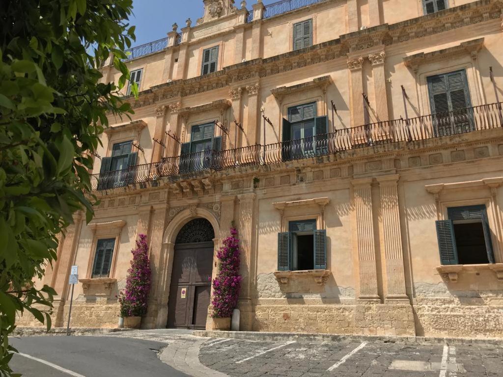 Landolina Palace Hotel Noto Eksteriør bilde