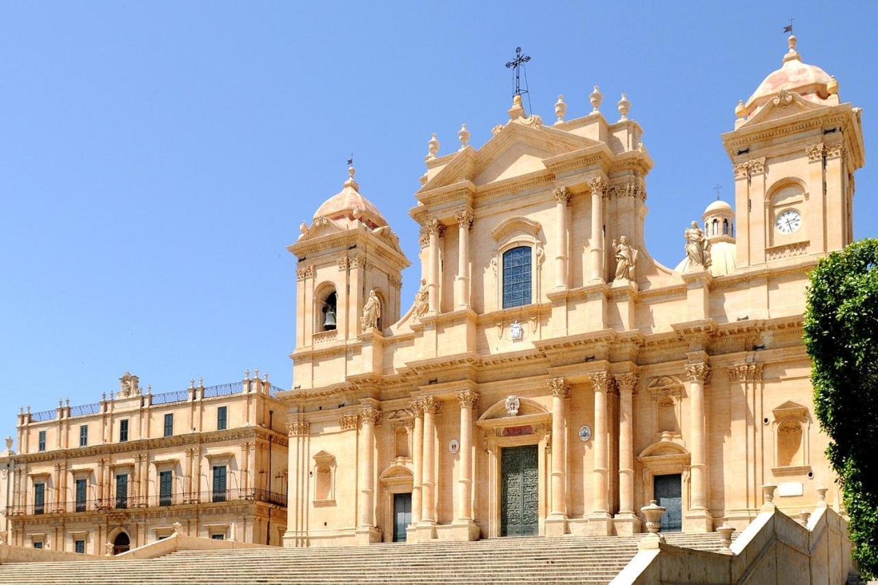 Landolina Palace Hotel Noto Eksteriør bilde